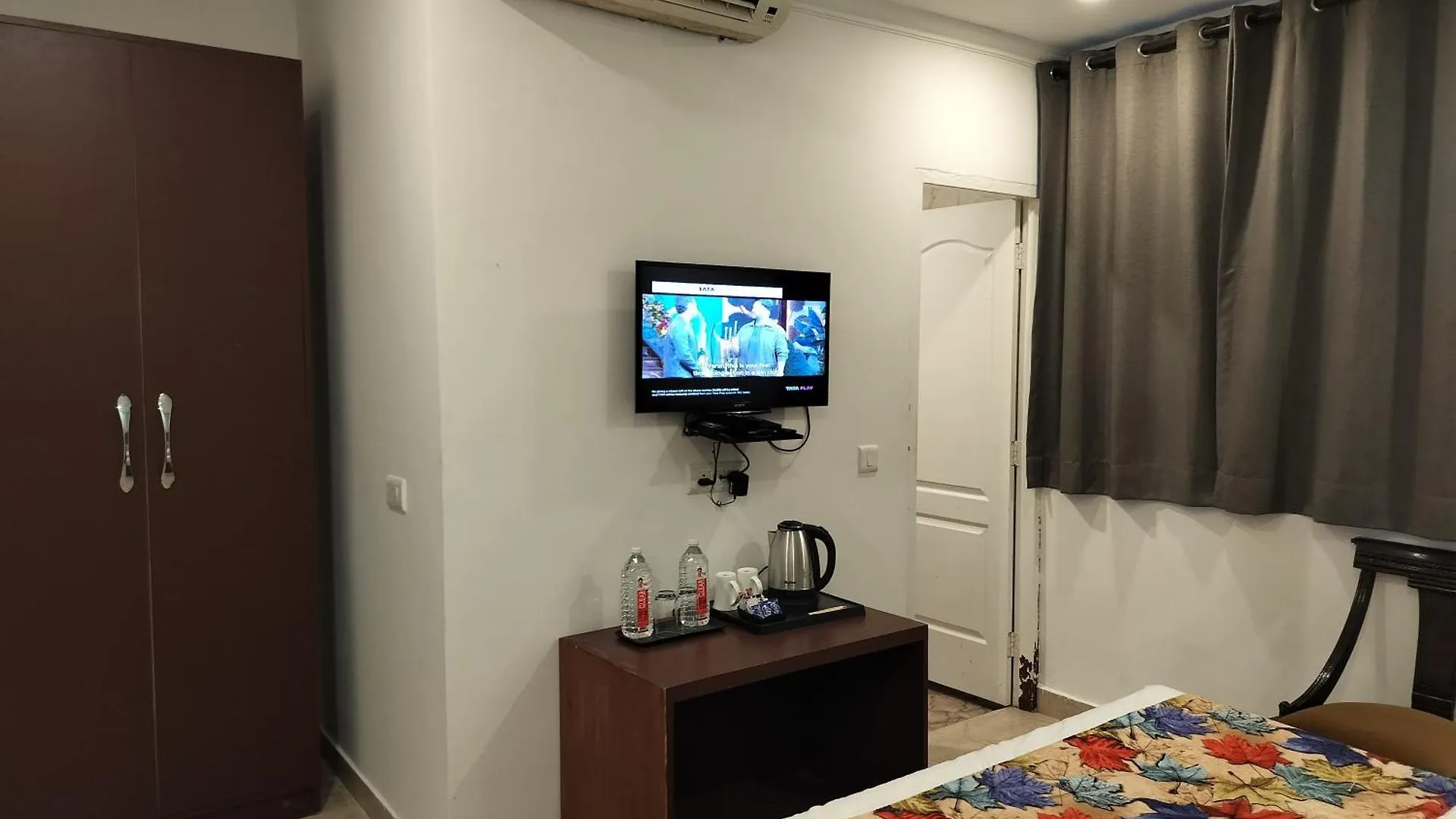 Gasthuis Farmhouse Inn Nh8 - Near Igi Airport Delhi
