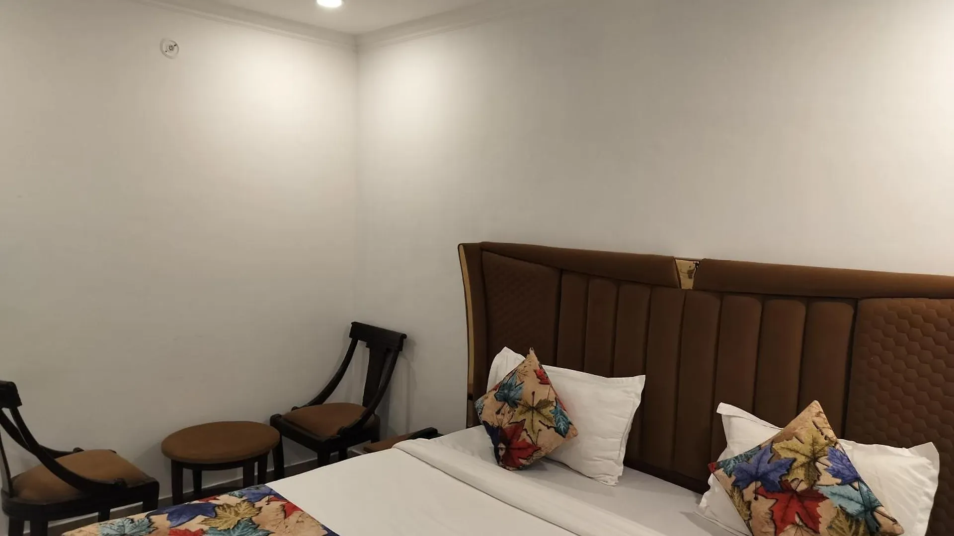 Farmhouse Inn Nh8 - Near Igi Airport Delhi Gasthuis New Delhi