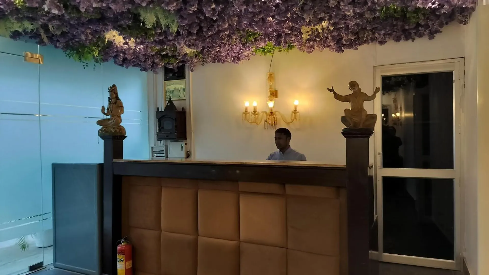 Farmhouse Inn Nh8 - Near Igi Airport Delhi