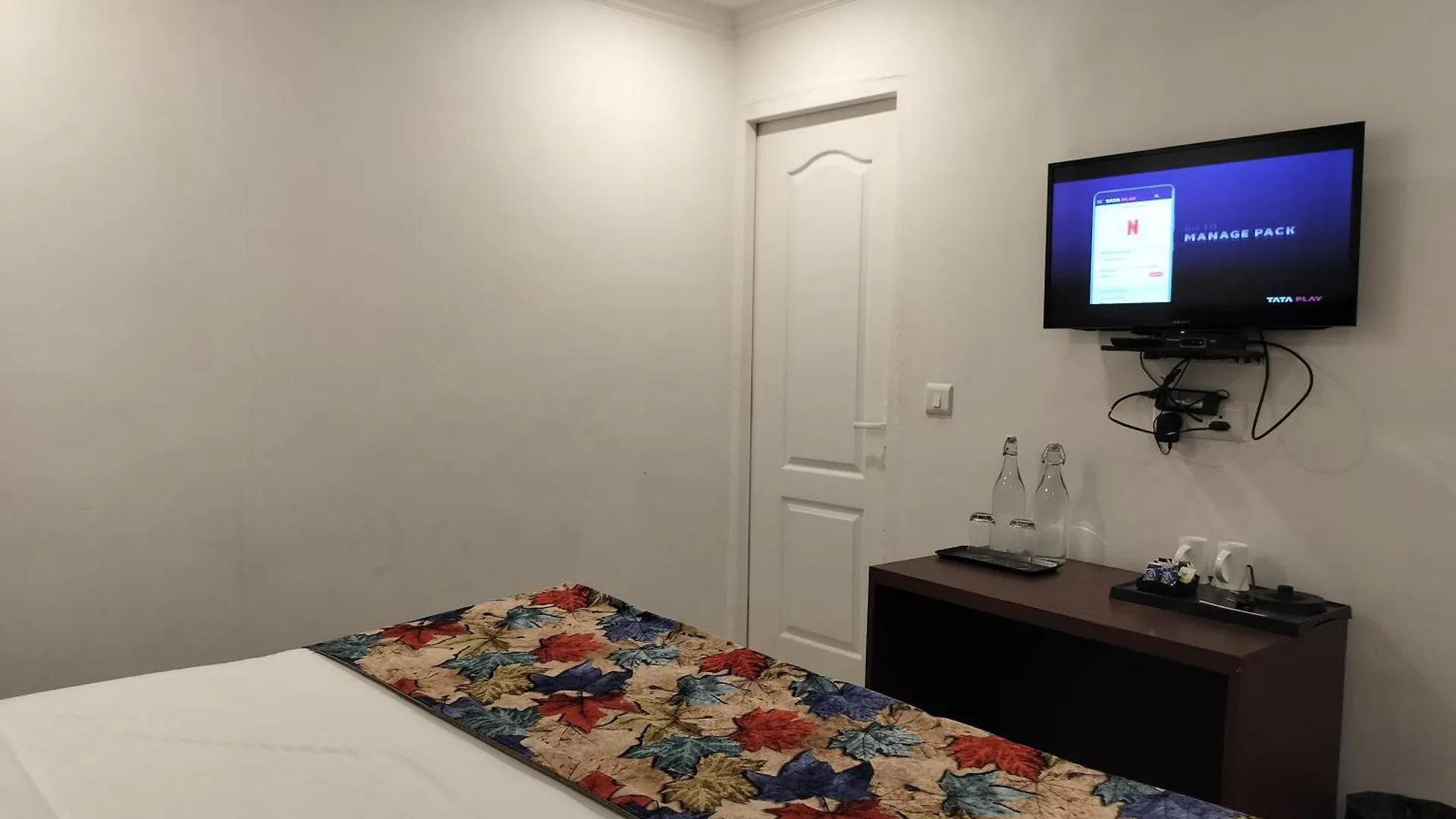 Farmhouse Inn Nh8 - Near Igi Airport Delhi Gasthuis